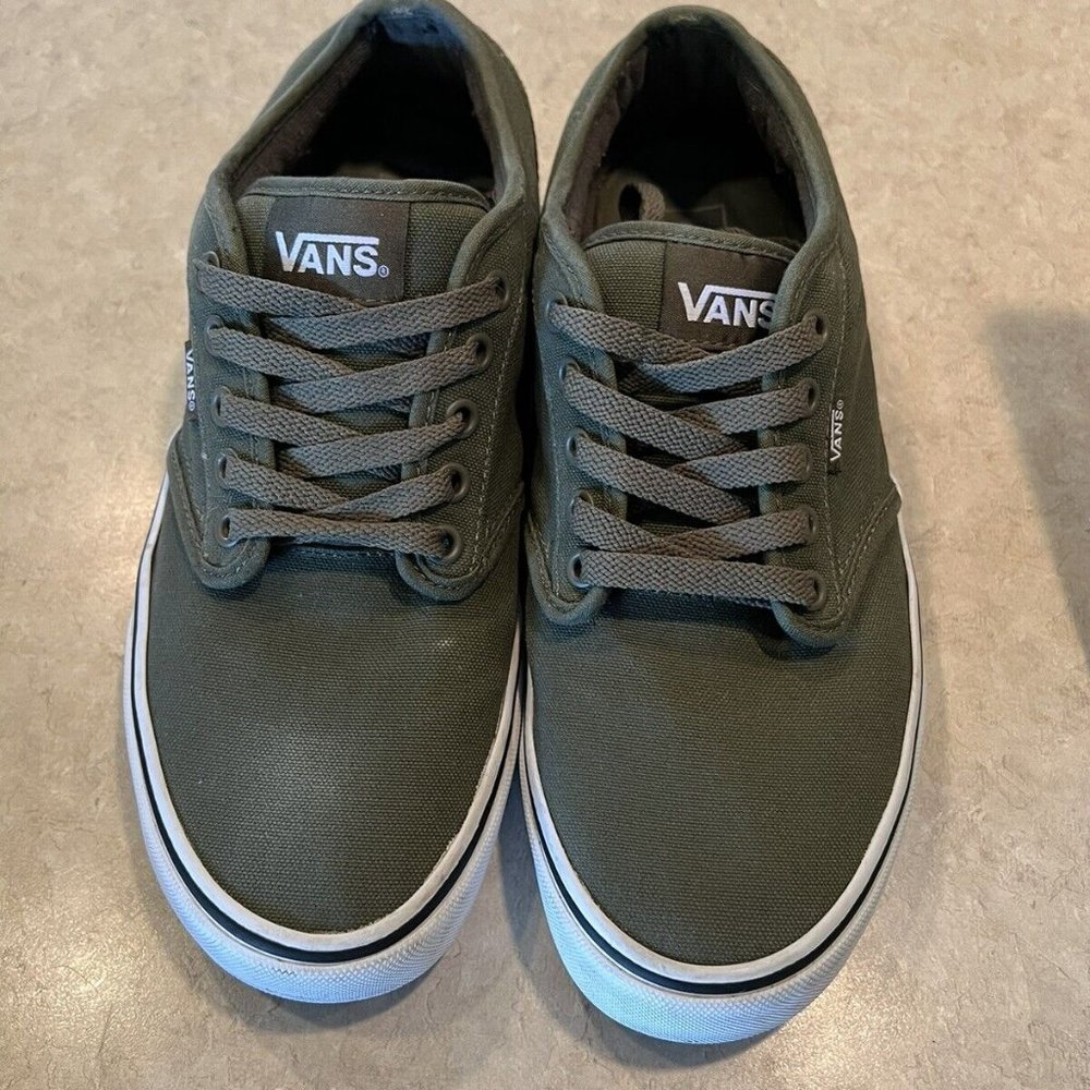 VANS NICE ARMY GREEN LOW SNEAKERS - MENS SZ 9